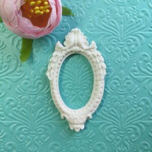 Рамка Овальная с вензелями, гибкая, 4*7 см.