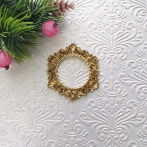 Кругла ажурна рамка, гнучка, золотий металік, 4,5*4 см.