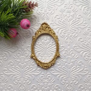 Класична овальна рамка, гнучка, античне золото, 3,8*6 см.