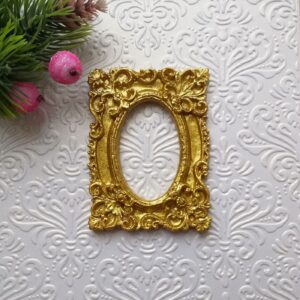 Рамка прямокутна із овальною серединою, гнучка, золото, 5*6,5 см.