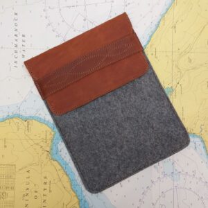 Чохол для планшета, шкіра, повсть, 23*18 см.